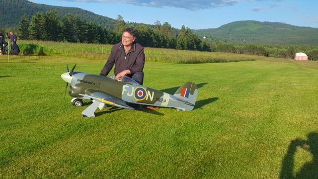 Kenneth Wikerøy med sin flotte Typhoon