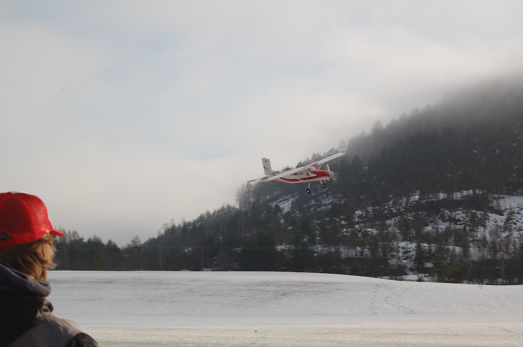 Fly by i trolske omgivelser